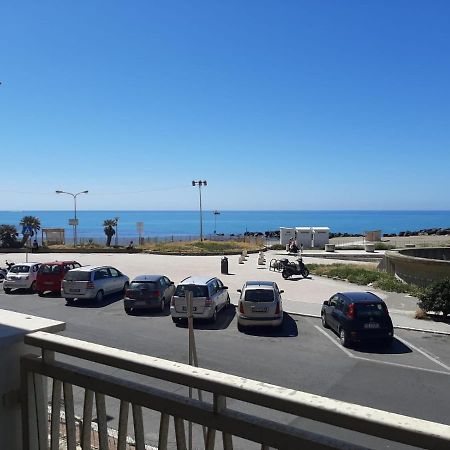 La Terrazza Sul Porto Lido di Ostia Exterior foto