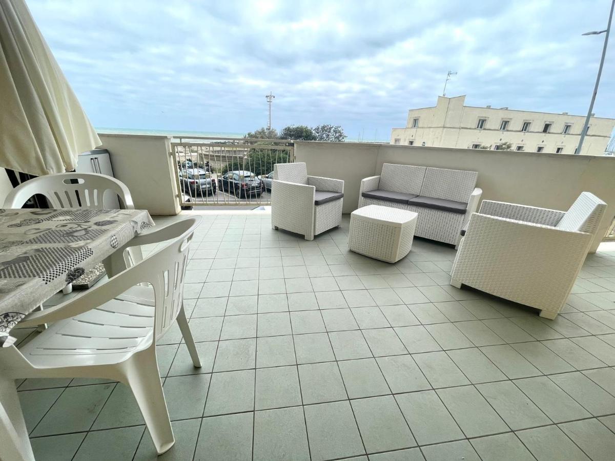 La Terrazza Sul Porto Lido di Ostia Exterior foto