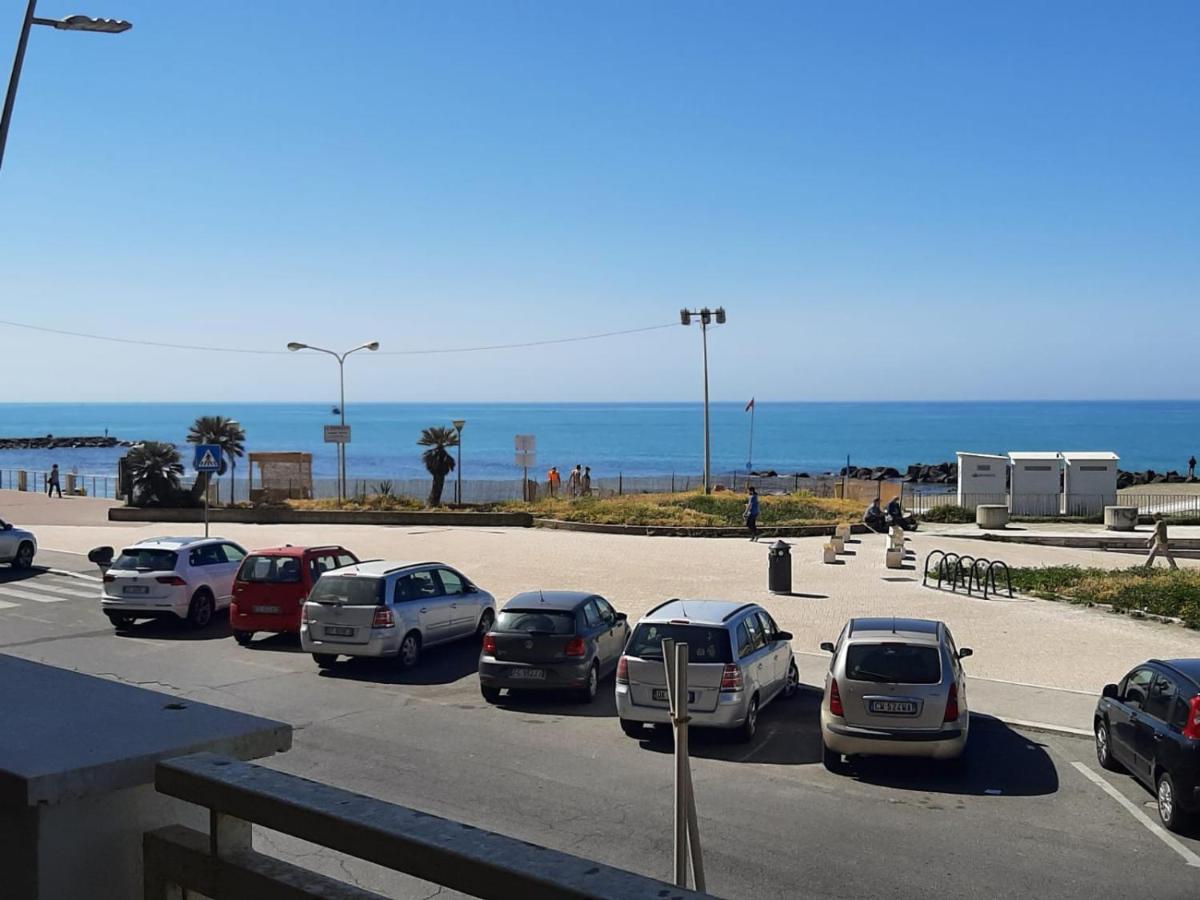 La Terrazza Sul Porto Lido di Ostia Exterior foto