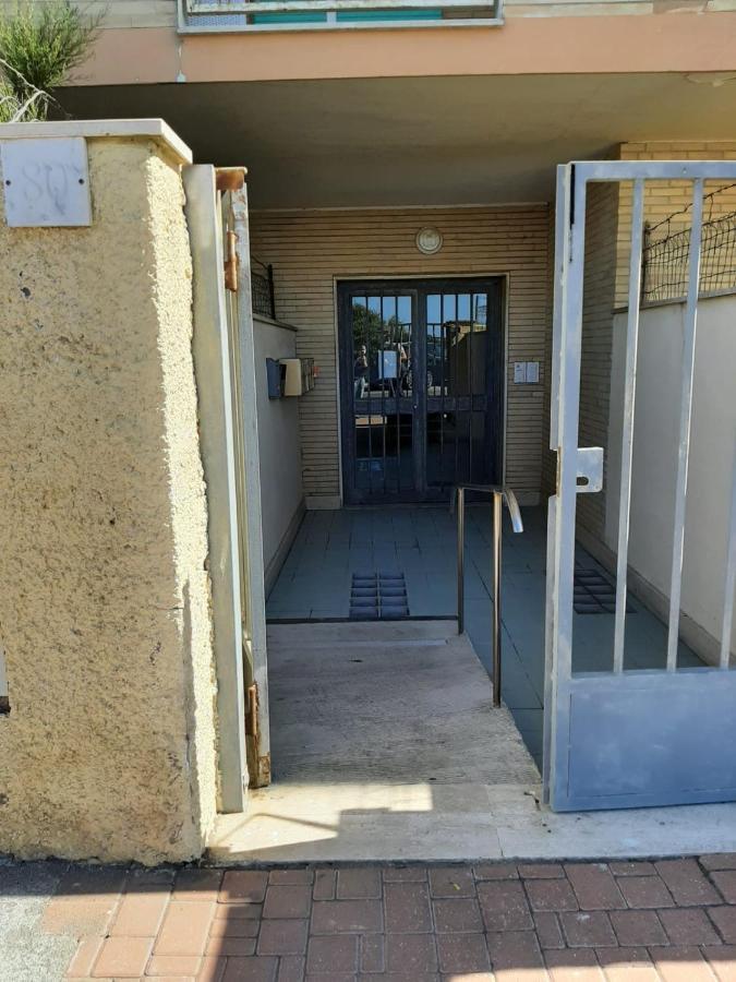 La Terrazza Sul Porto Lido di Ostia Exterior foto