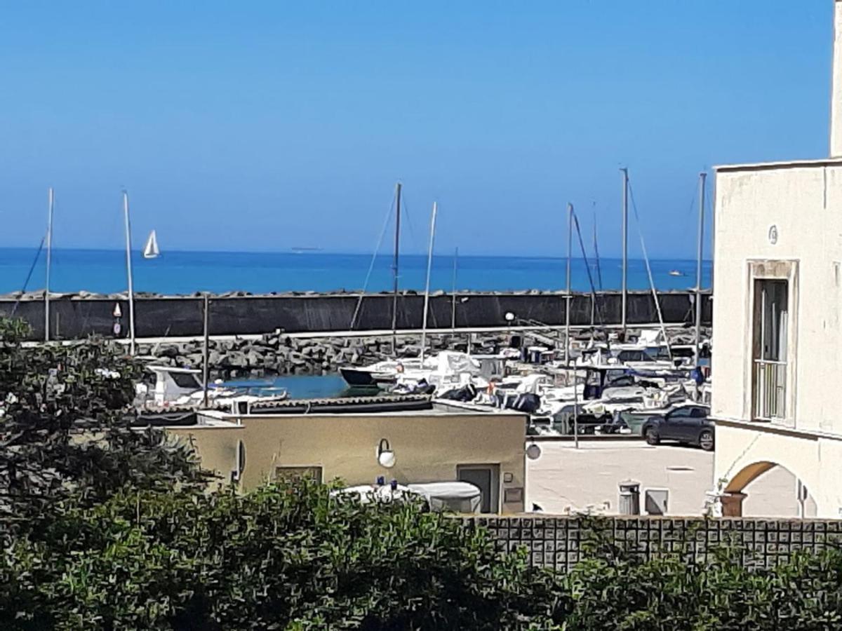 La Terrazza Sul Porto Lido di Ostia Exterior foto